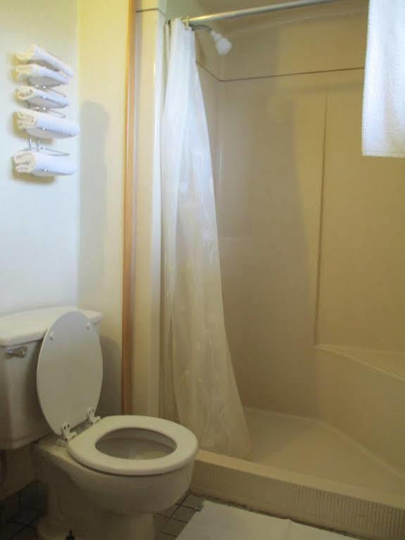 New Hamburg Newburg Inn Motel المظهر الخارجي الصورة